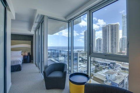 Hilton Surfers Paradise Hotel & Residences - Accommodation Gladstone 1