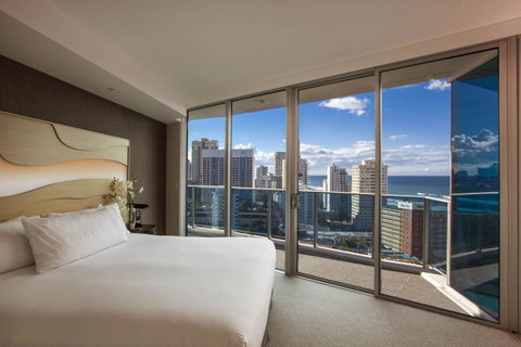Hilton Surfers Paradise Hotel & Residences - Accommodation Gladstone 11
