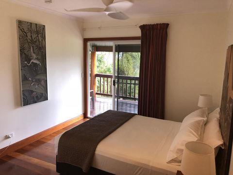 Daintree Manor B&B - Accommodation Gladstone 1