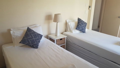 Mykonos Apartments - Accommodation Gladstone 4