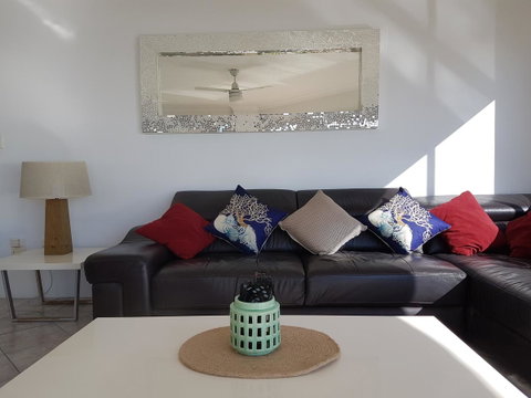 Mykonos Apartments - Accommodation Gladstone 28
