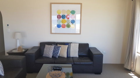Mykonos Apartments - Accommodation Gladstone 9