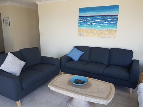 Mykonos Apartments - Accommodation Gladstone 11