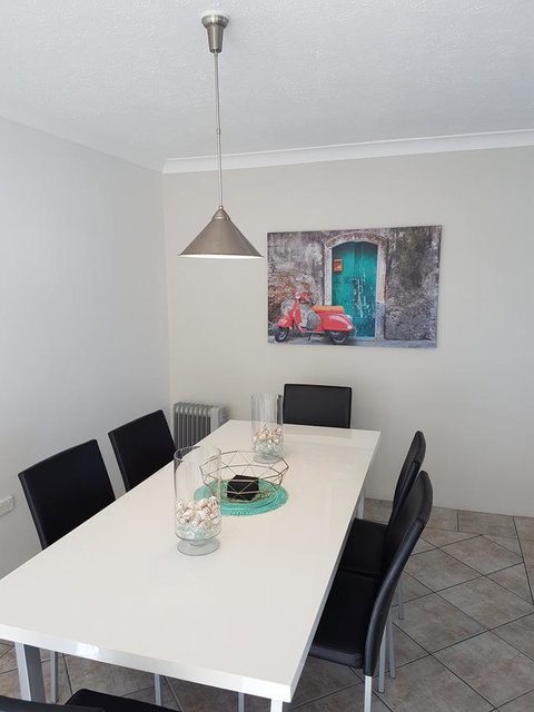 Mykonos Apartments - Accommodation Gladstone 19