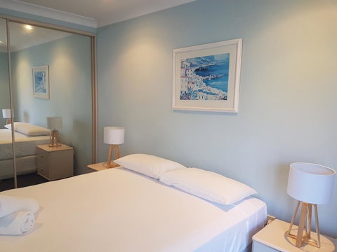 Mykonos Apartments - Accommodation Gladstone 21