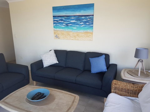 Mykonos Apartments - Accommodation Gladstone 18