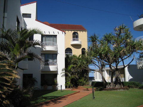 Mykonos Apartments - Accommodation Gladstone 0