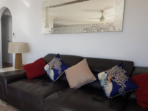 Mykonos Apartments - Accommodation Gladstone 20