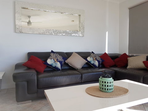 Mykonos Apartments - Accommodation Gladstone 23