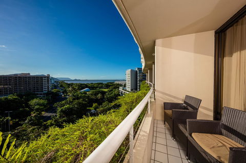 Hilton Cairns - Accommodation Gladstone 27