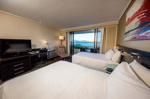 Hilton Cairns - Accommodation Gladstone 6