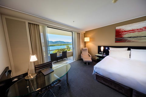 Hilton Cairns - Accommodation Gladstone 3