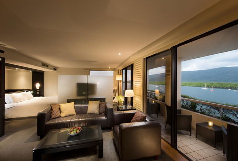 Hilton Cairns - Accommodation Gladstone 23