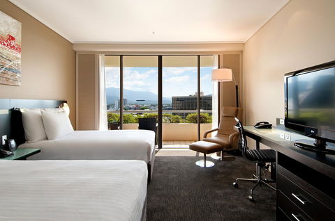 Hilton Cairns - Accommodation Gladstone 33