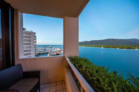 Hilton Cairns - Accommodation Gladstone 30