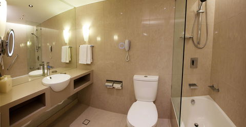Hilton Cairns - Accommodation Gladstone 28