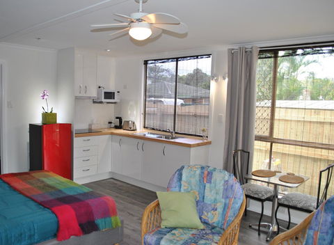 Driftwood Lodge - Accommodation Gladstone 0