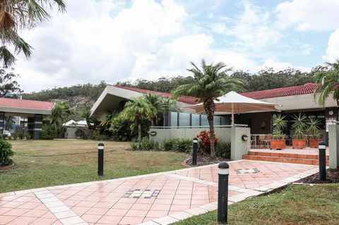 Salisbury Hotel Motel - Accommodation Gladstone 0