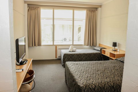 Salisbury Hotel Motel - Accommodation Gladstone 11
