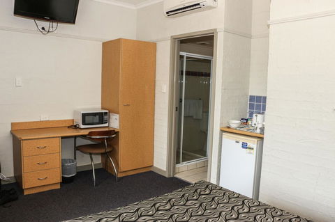 Salisbury Hotel Motel - Accommodation Gladstone 18