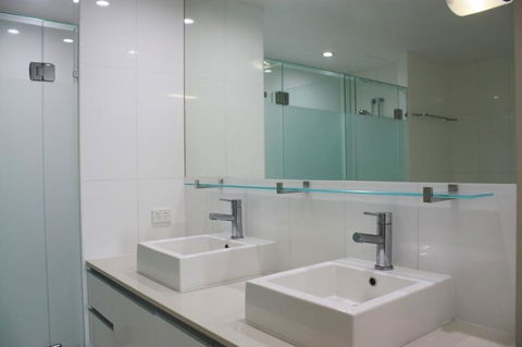 Private Seaview Apartment At Peninsula - Airlie Beach - Accommodation Gladstone 6