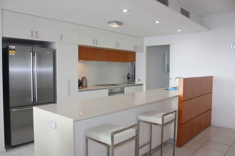 Private Seaview Apartment At Peninsula - Airlie Beach - Accommodation Gladstone 8