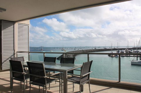 Private Seaview Apartment At Peninsula - Airlie Beach - Accommodation Gladstone 3
