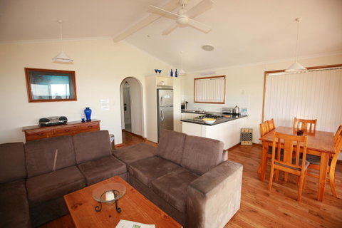 Waves & Wildlife Cottages Kangaroo Island - Accommodation Gladstone 5