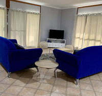 Bees Place - 3 bedroom home on 10 acres of land with distant ocean views - Accommodation Gladstone