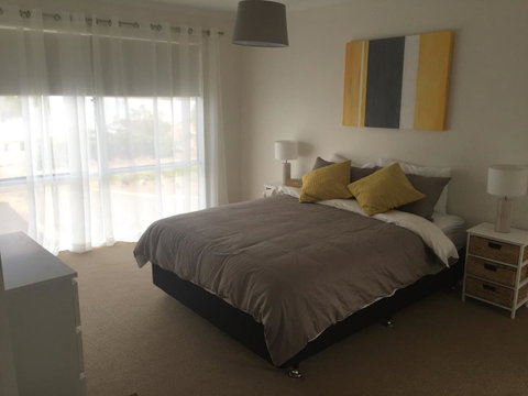 Bayview House - Accommodation Gladstone 7