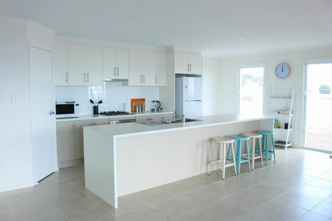 Bayview House - Accommodation Gladstone 2