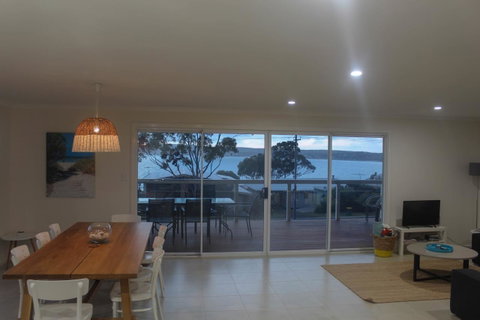 Bayview House - Accommodation Gladstone 4