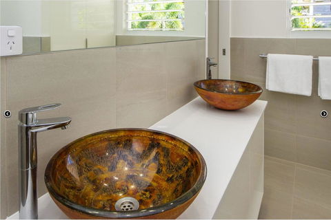 Reflections Emerald Villa 1 - Accommodation Gladstone 7