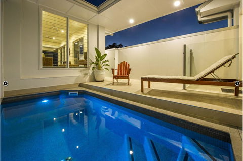 Reflections Emerald Villa 1 - Accommodation Gladstone 1
