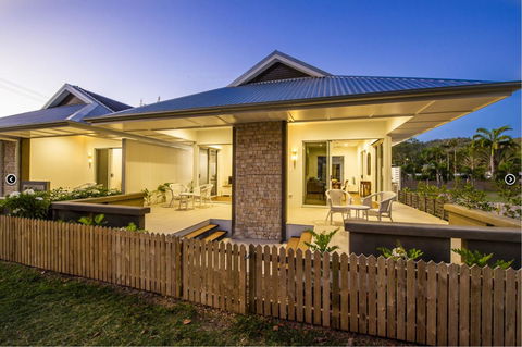 Reflections Emerald Villa 1 - Accommodation Gladstone 9