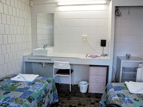 CStay - Accommodation Gladstone 11