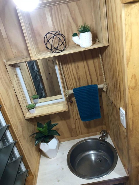 SEA-green - Accommodation Gladstone 9
