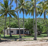Cockle Bay House - Accommodation Gladstone