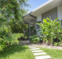 Whispering Palms - Accommodation Gladstone