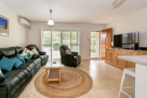 Lowset Sweetie, Central To Everything - Partridge St, Bongaree - Accommodation Gladstone 5