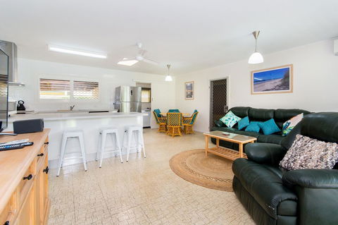 Lowset Sweetie, Central To Everything - Partridge St, Bongaree - Accommodation Gladstone 9