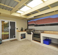 Ocean Wave - Accommodation Gladstone