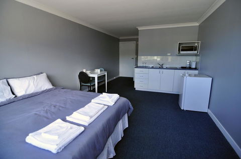 Bribie Island Square - Accommodation Gladstone 0