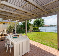 Lowset home on the canal - Dolphin Dr Bongaree - Accommodation Gladstone