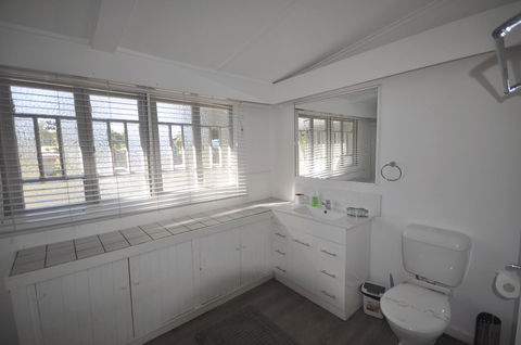 Beachside Beauty - Accommodation Gladstone 5