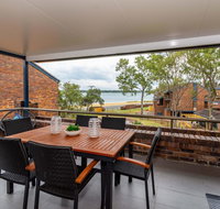 Spacious Family unit with Incredible views. - Accommodation Gladstone