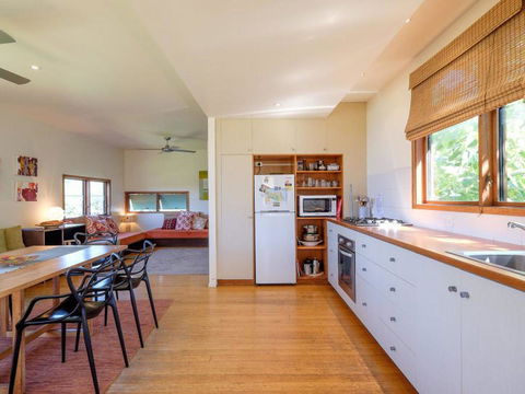 Eddies Place - Accommodation Gladstone 4