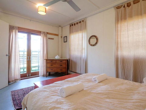 Eddies Place - Accommodation Gladstone 6