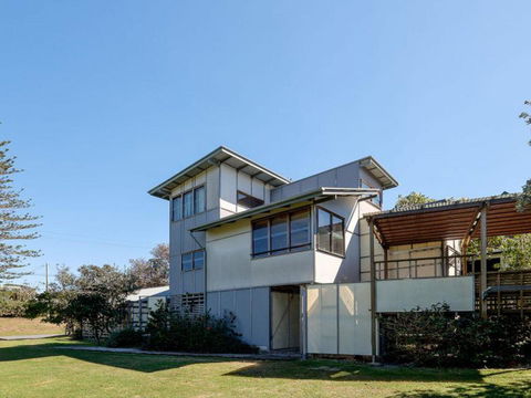 Eddies Place - Accommodation Gladstone 2
