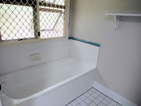 Gone Fishin - Accommodation Gladstone 17